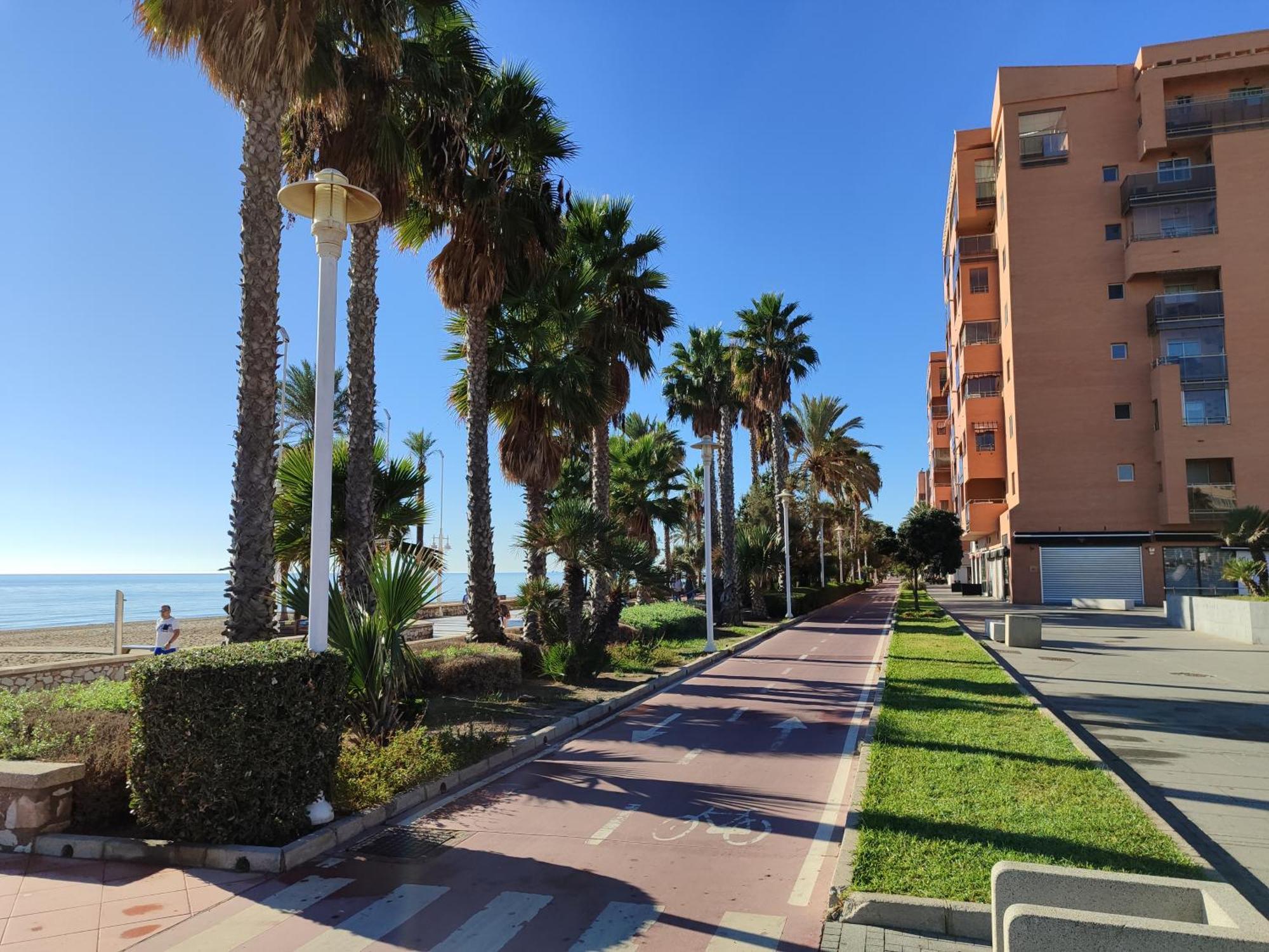 Diseno Y Relax Apartamento De Dos Habitaciones Cerca De La Playa Malaga Luaran gambar
