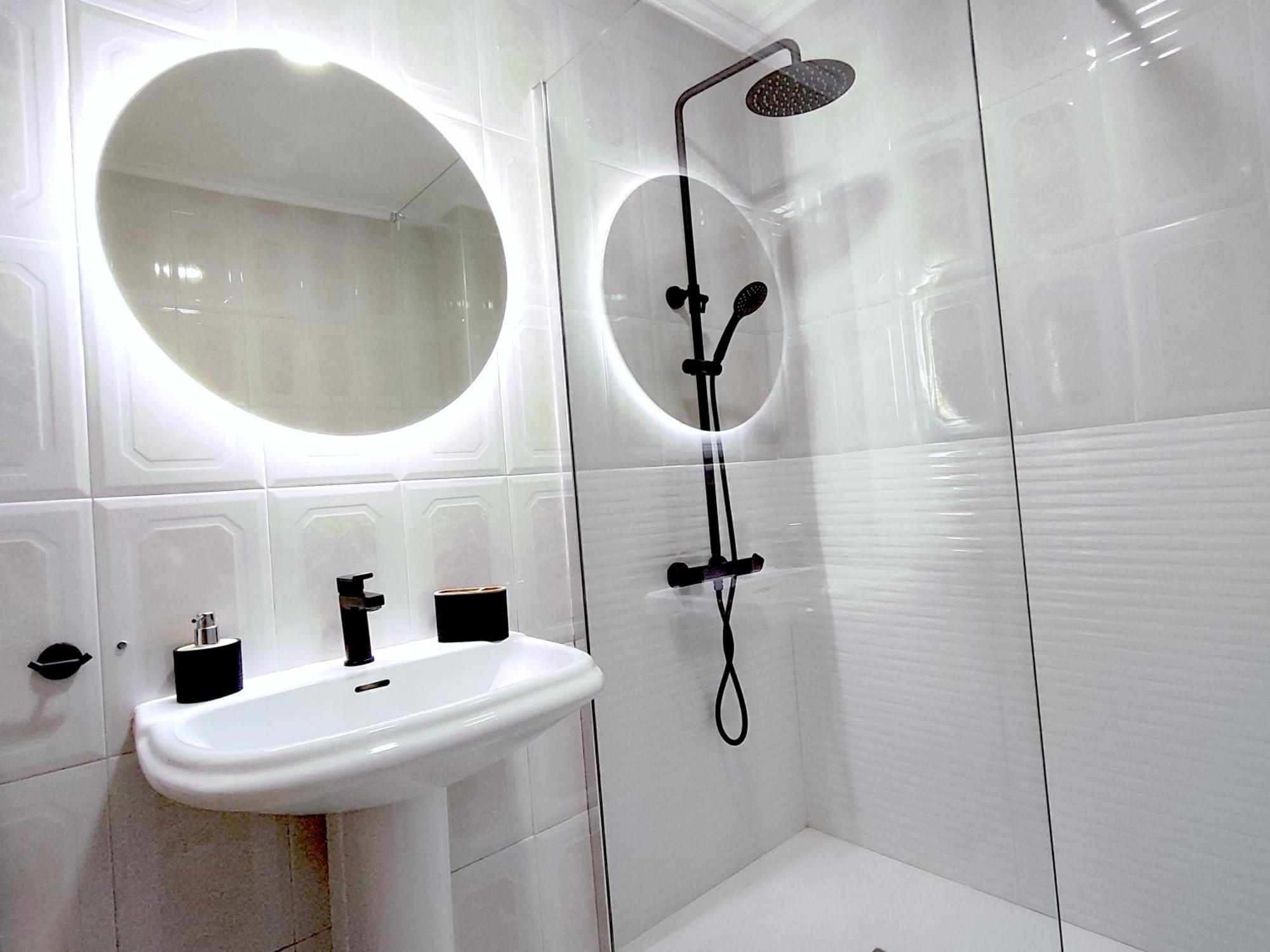 Diseno Y Relax Apartamento De Dos Habitaciones Cerca De La Playa Malaga Luaran gambar